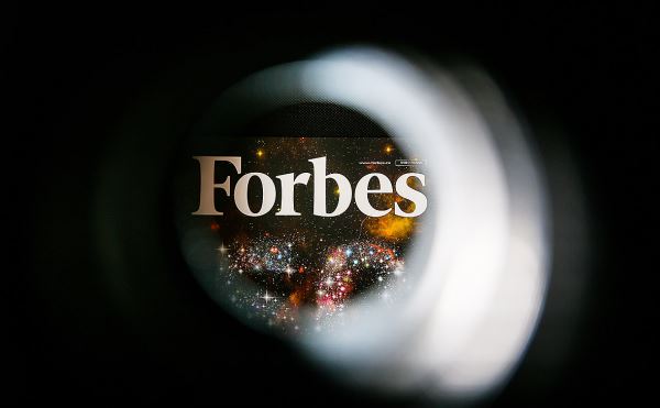 Forbes приостановит выпуск бумажного журнала в России